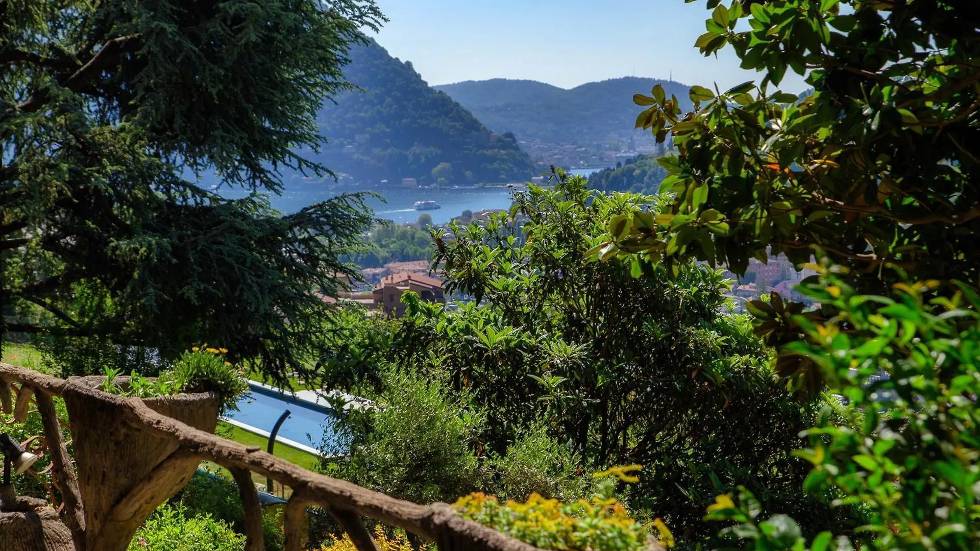 Villa Del Sole - Lake Como Garden 케르노비오